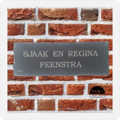 Leisteen met gravure Leisteen met gravure