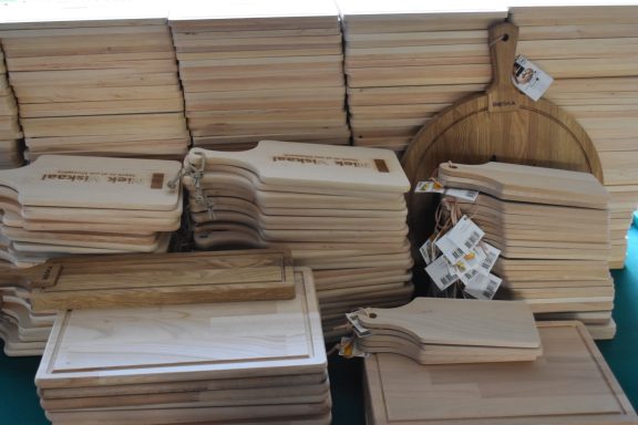 Diverse planken op voorraad Diverse planken op voorraad